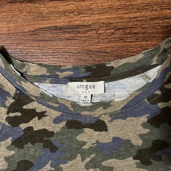 Lightweight long sleeve camo tee. Size medium - Picture 2 of 3